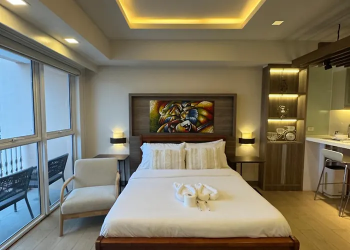 The Venezian Haven At Venice Luxury Residences Mckinley Aparthotel
