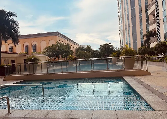 The Venezian Haven At Venice Luxury Residences Mckinley Aparthotel 4*